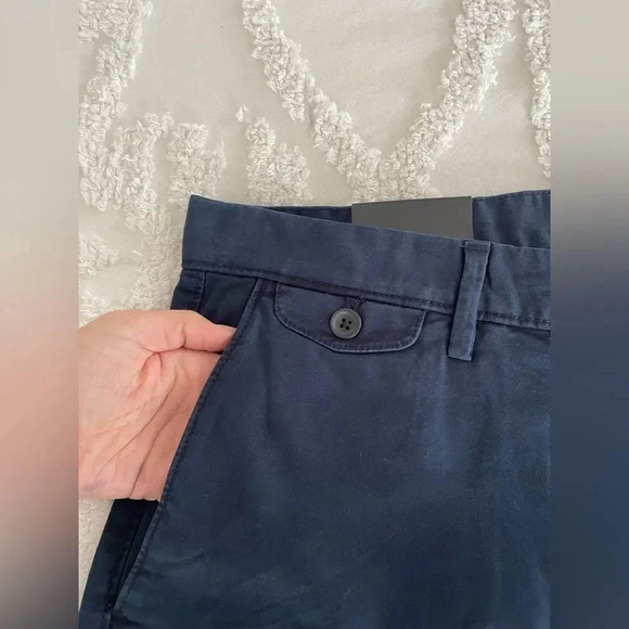 Banana Republic Lived-In Chino Short - Picture 2 of 8